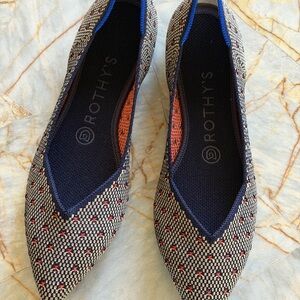 Rothy's *Limited Edition* The Point Coral Dot Navy Flats Sz 8